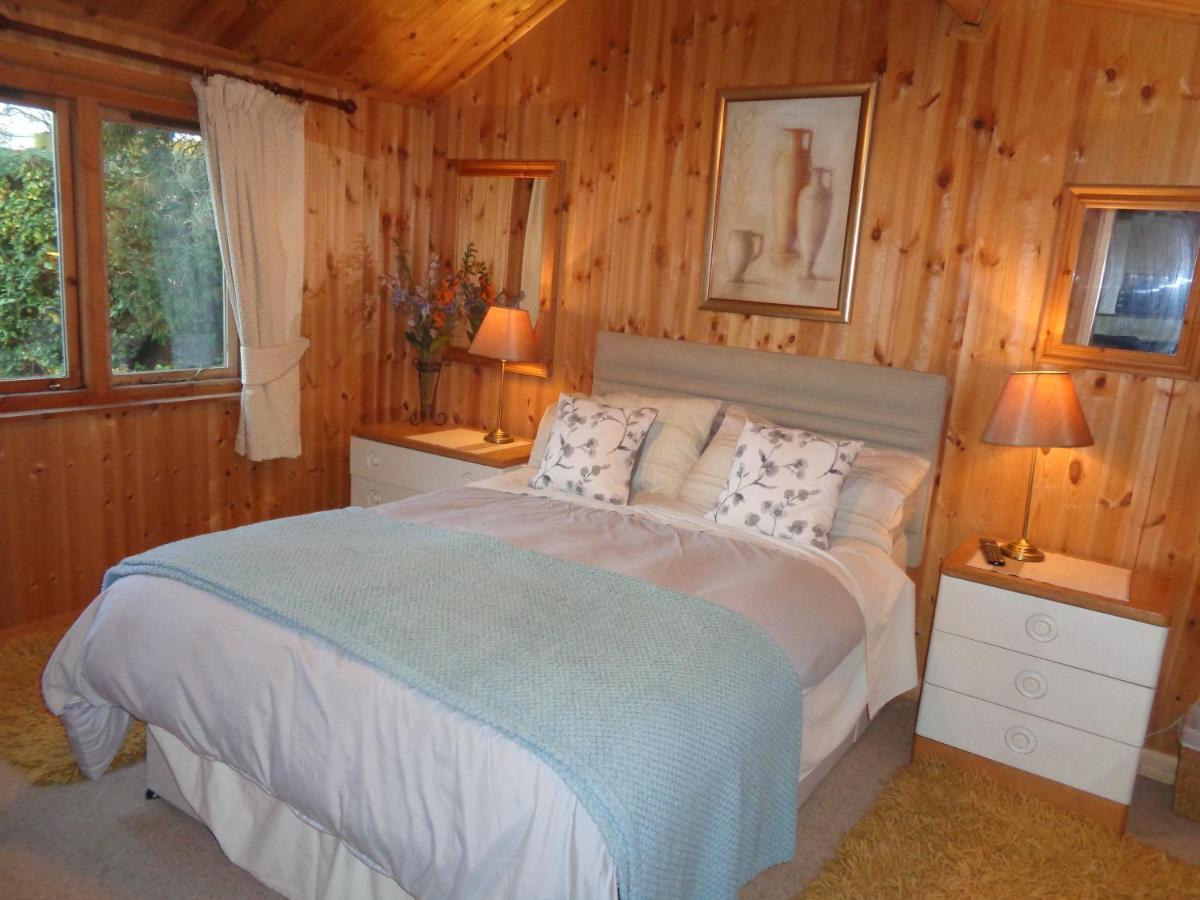 Idyllic Log Cabin Near Stratford Upon Avon 外观 照片