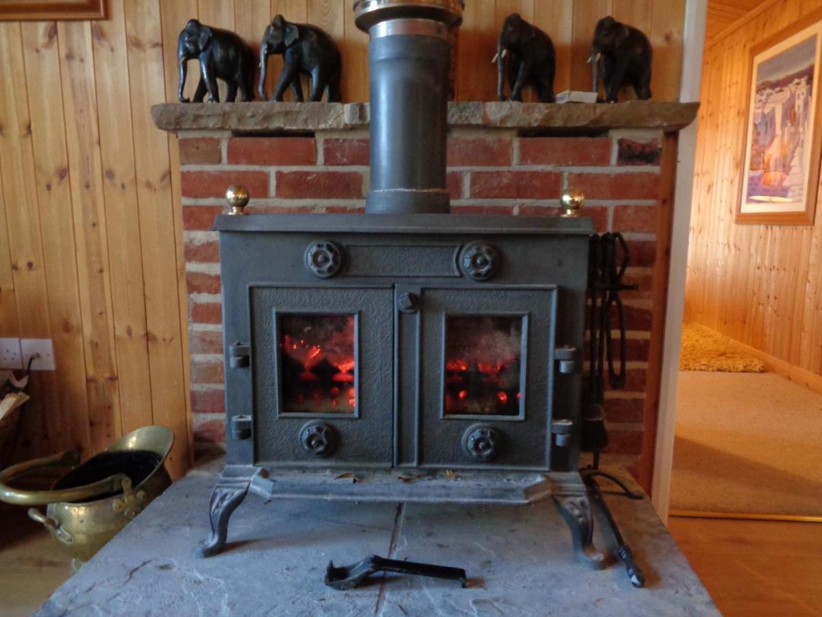 Idyllic Log Cabin Near Stratford Upon Avon 外观 照片