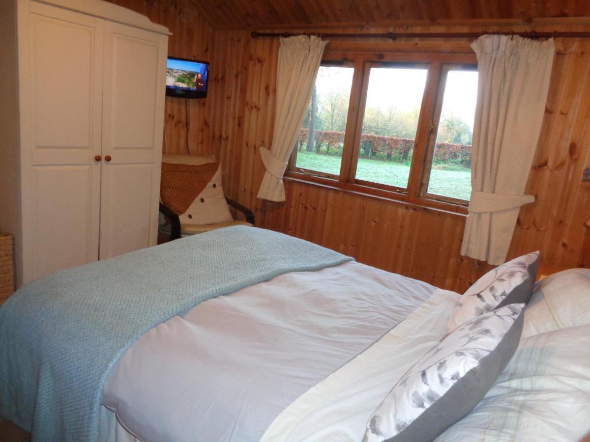 Idyllic Log Cabin Near Stratford Upon Avon 外观 照片