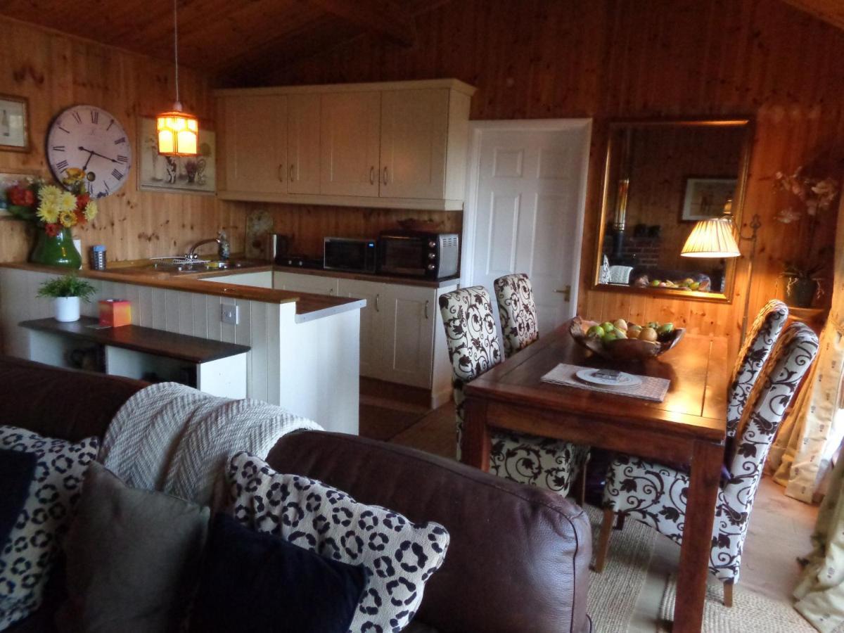 Idyllic Log Cabin Near Stratford Upon Avon 外观 照片